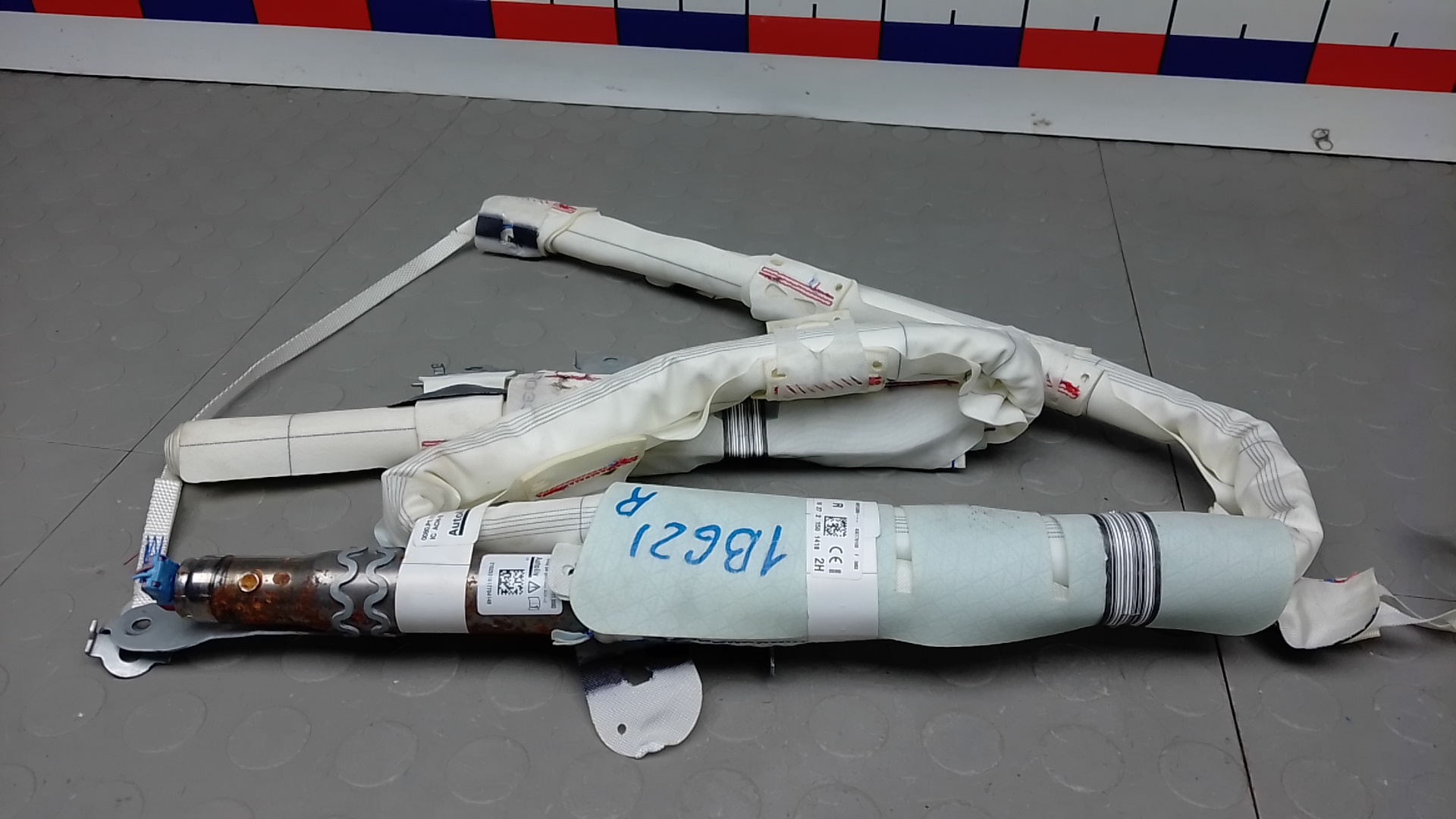 Подушка безопасности боковая (шторка)