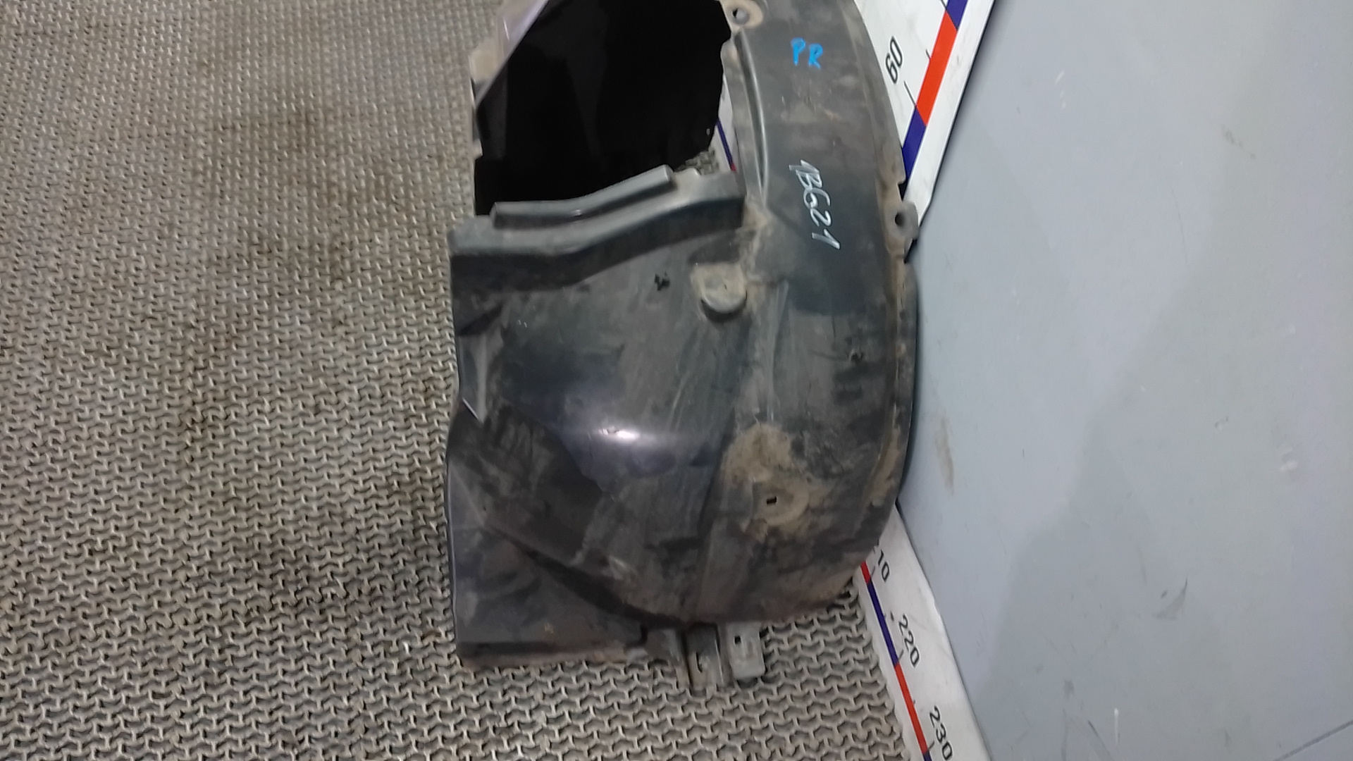 Локер передний правый