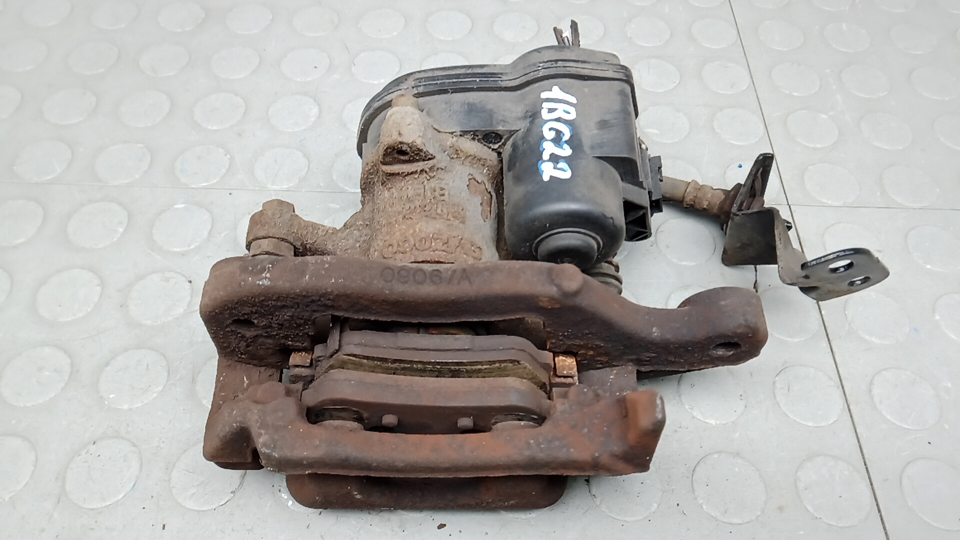 Суппорт задний левый