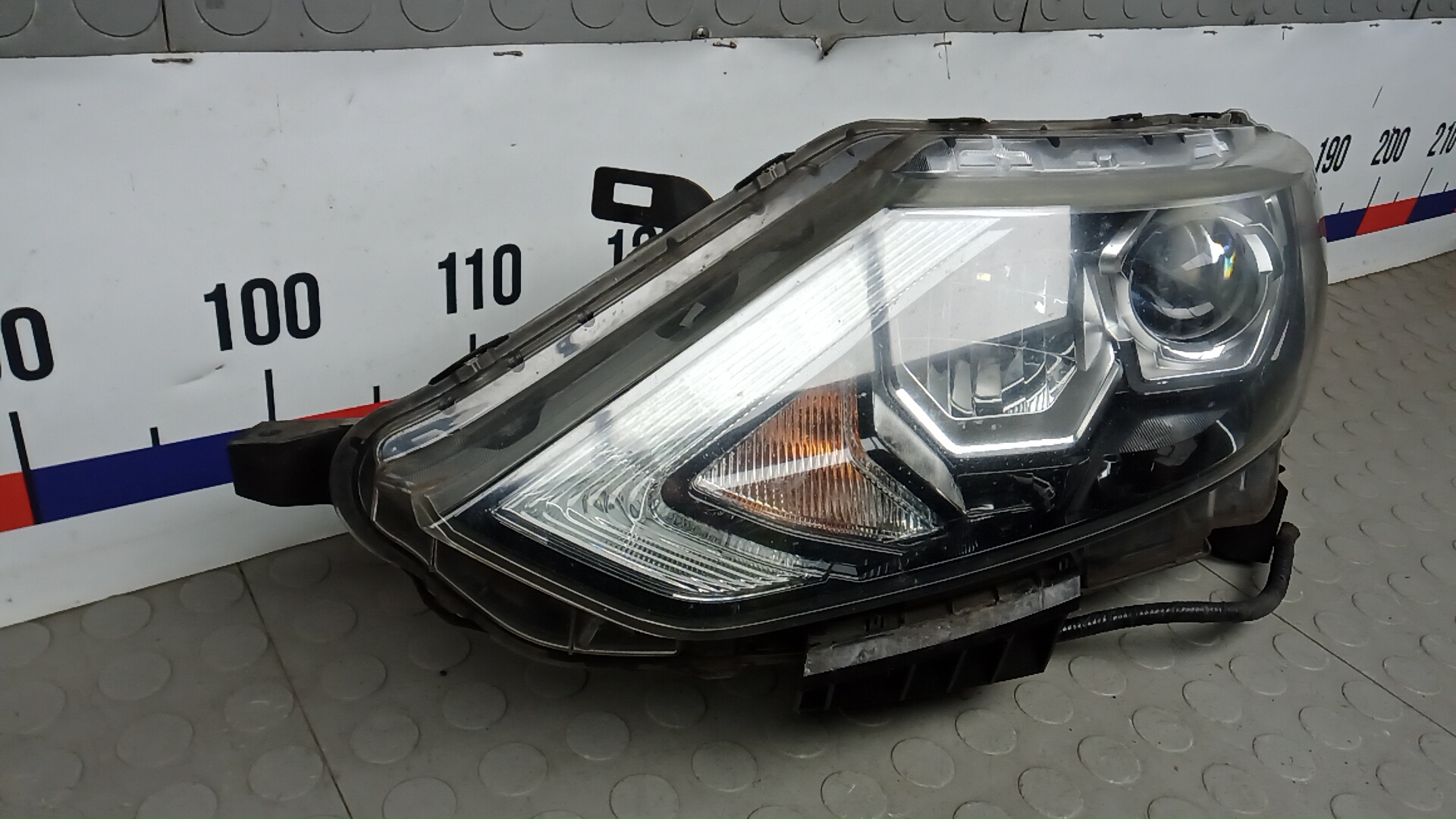 Фара левая