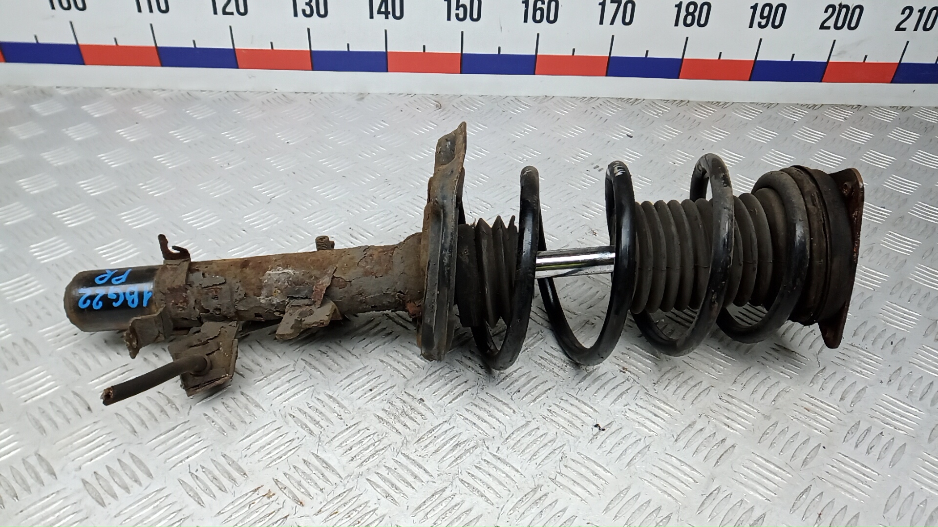 Амортизатор передний правый