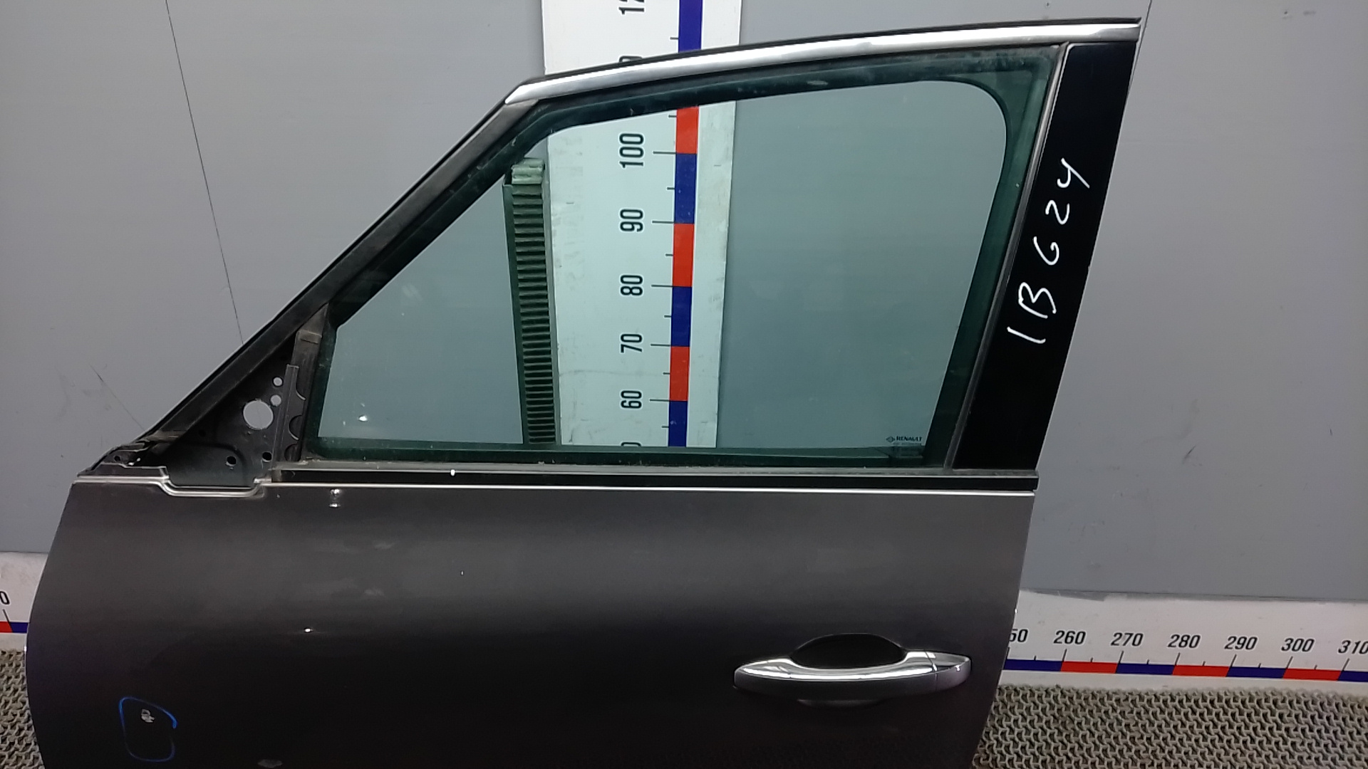 Дверь передняя левая