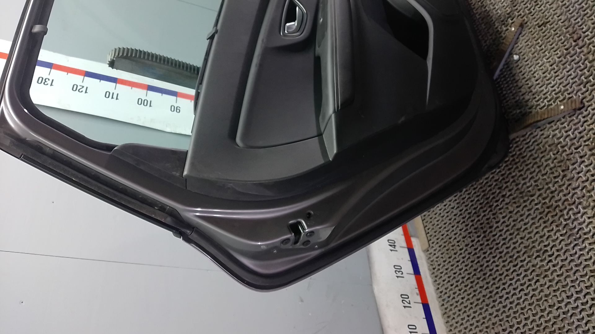 Дверь задняя левая