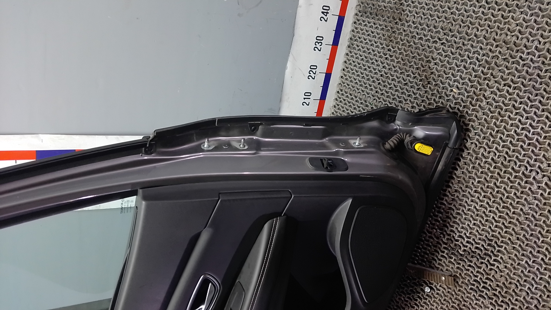 Дверь задняя левая