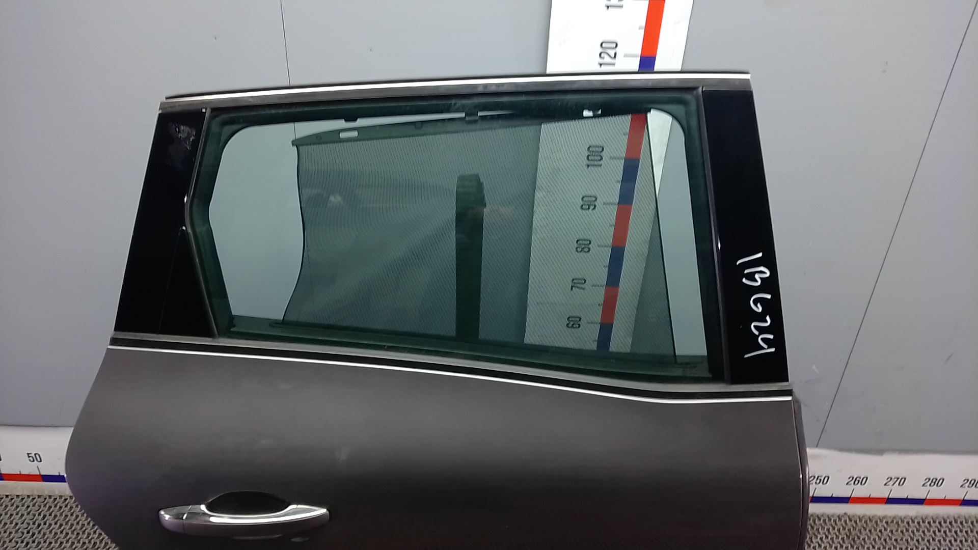 Дверь задняя правая