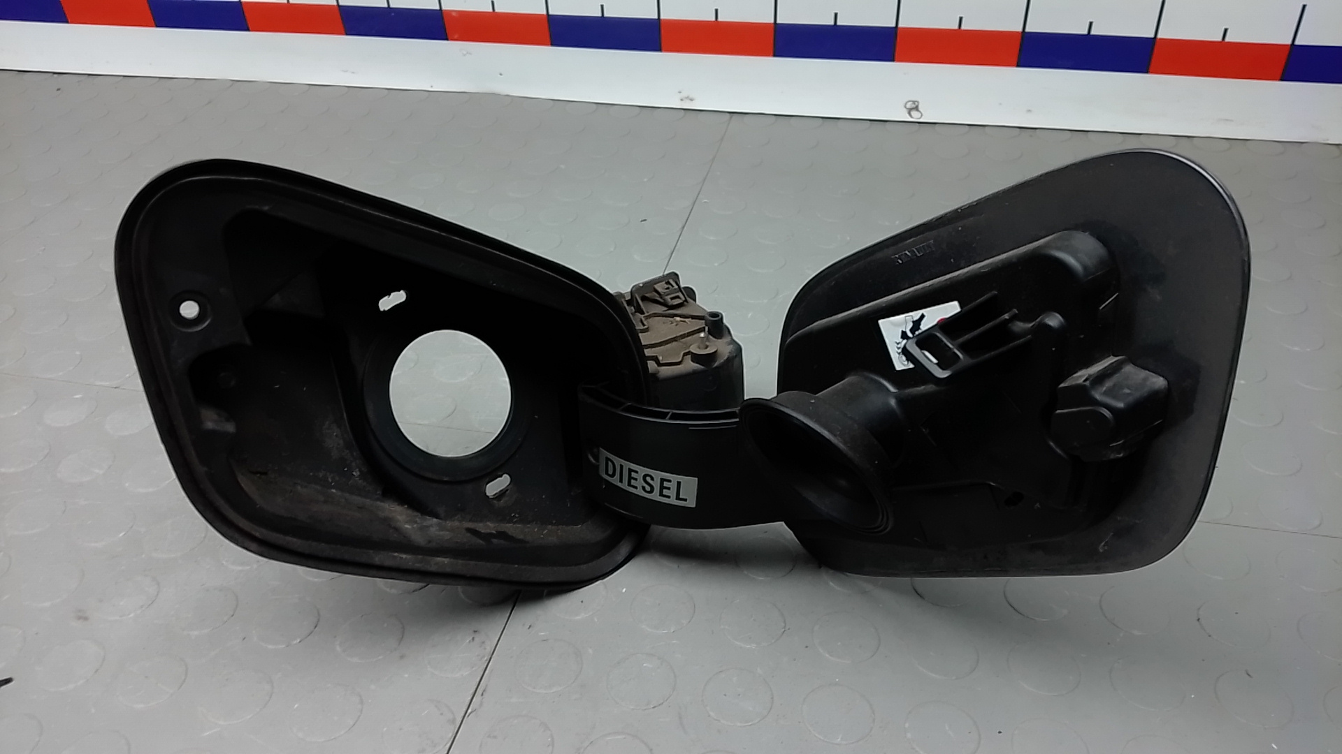 Лючок бензобака