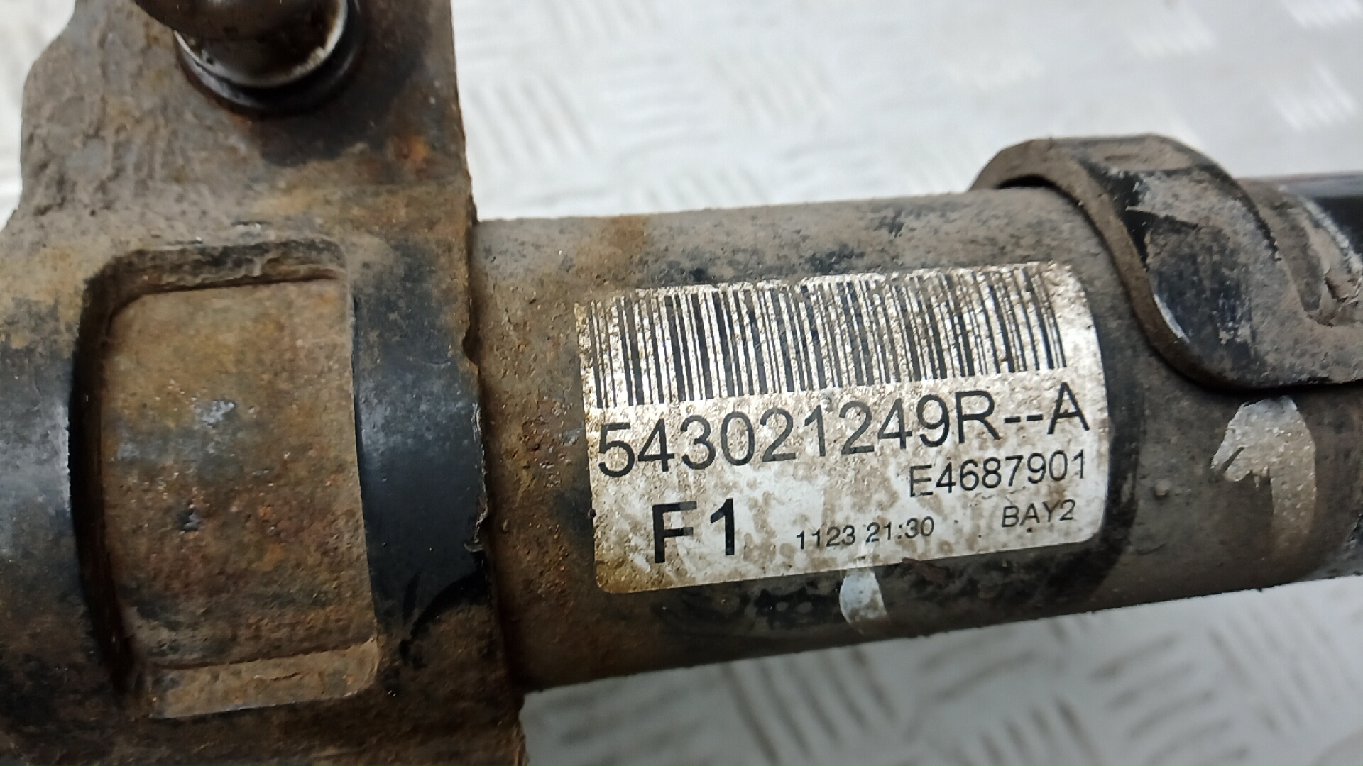 Амортизатор передний левый