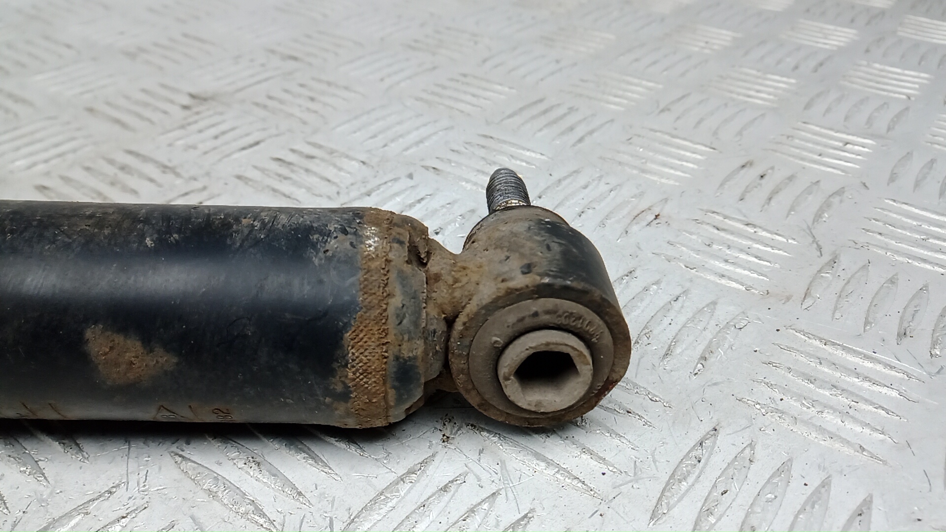 Амортизатор задний (стойка)