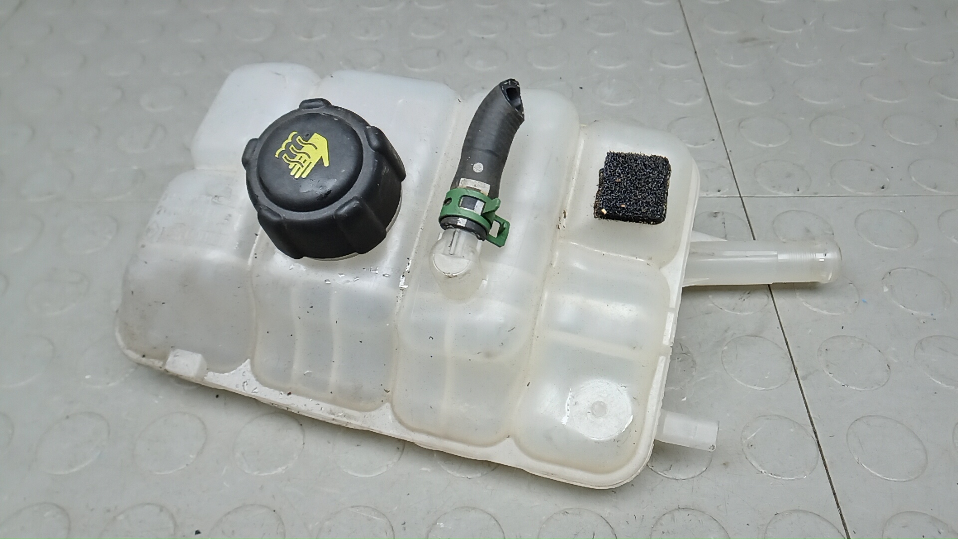 Бачок расширительный