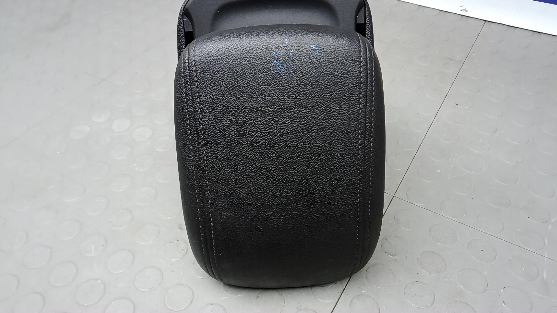 Подлокотник