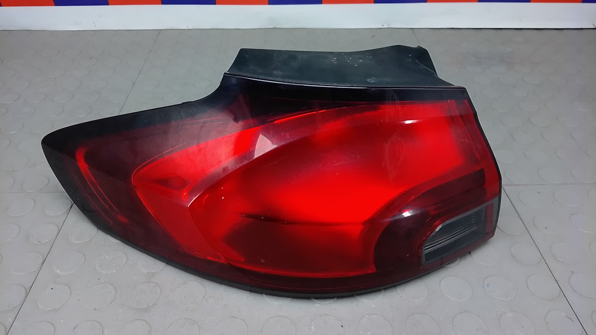 Фонарь задний левый