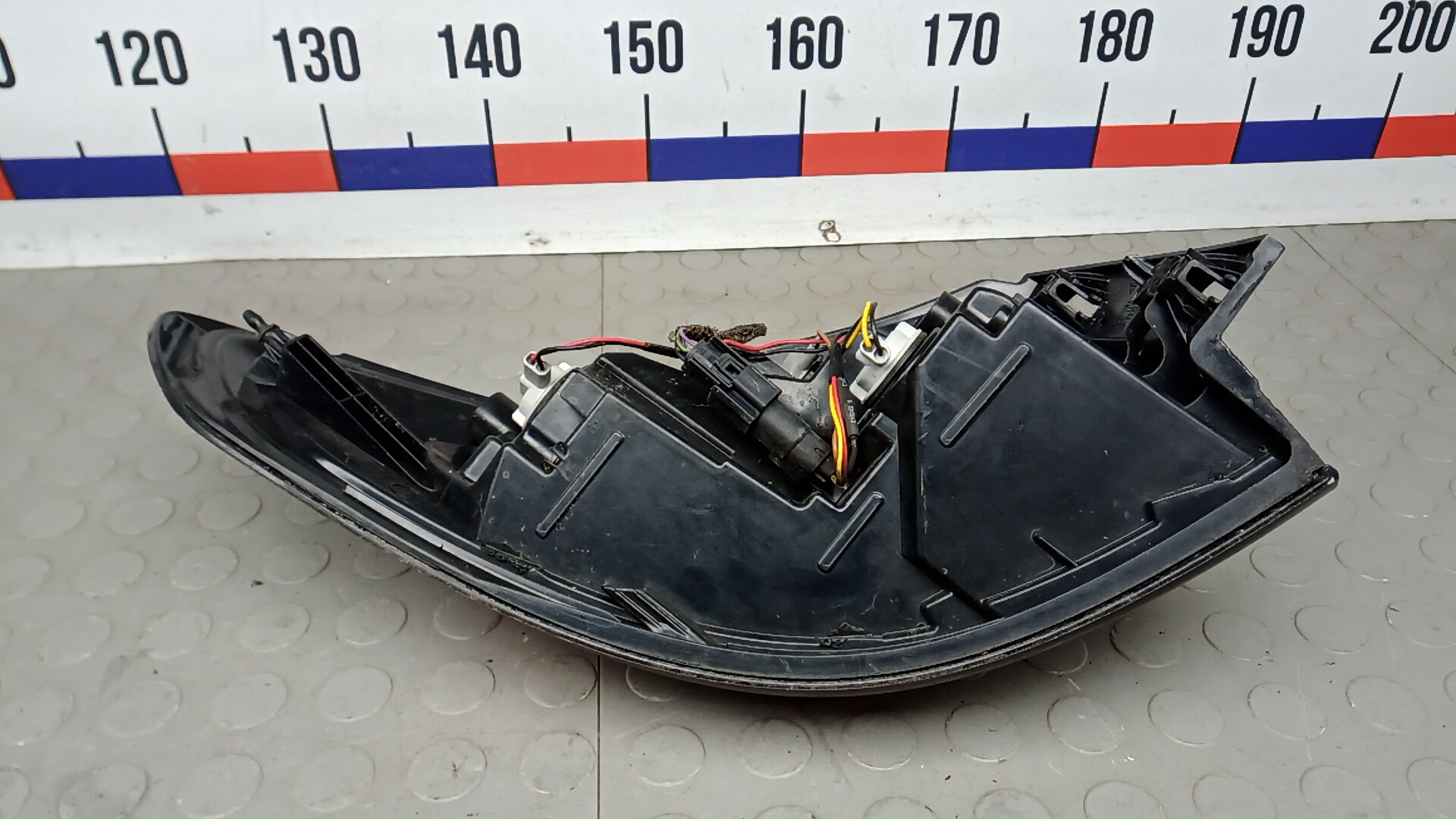 Фонарь задний правый