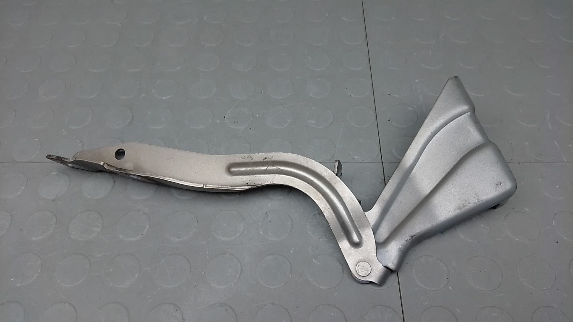 Петля капота для Kadjar 2018>