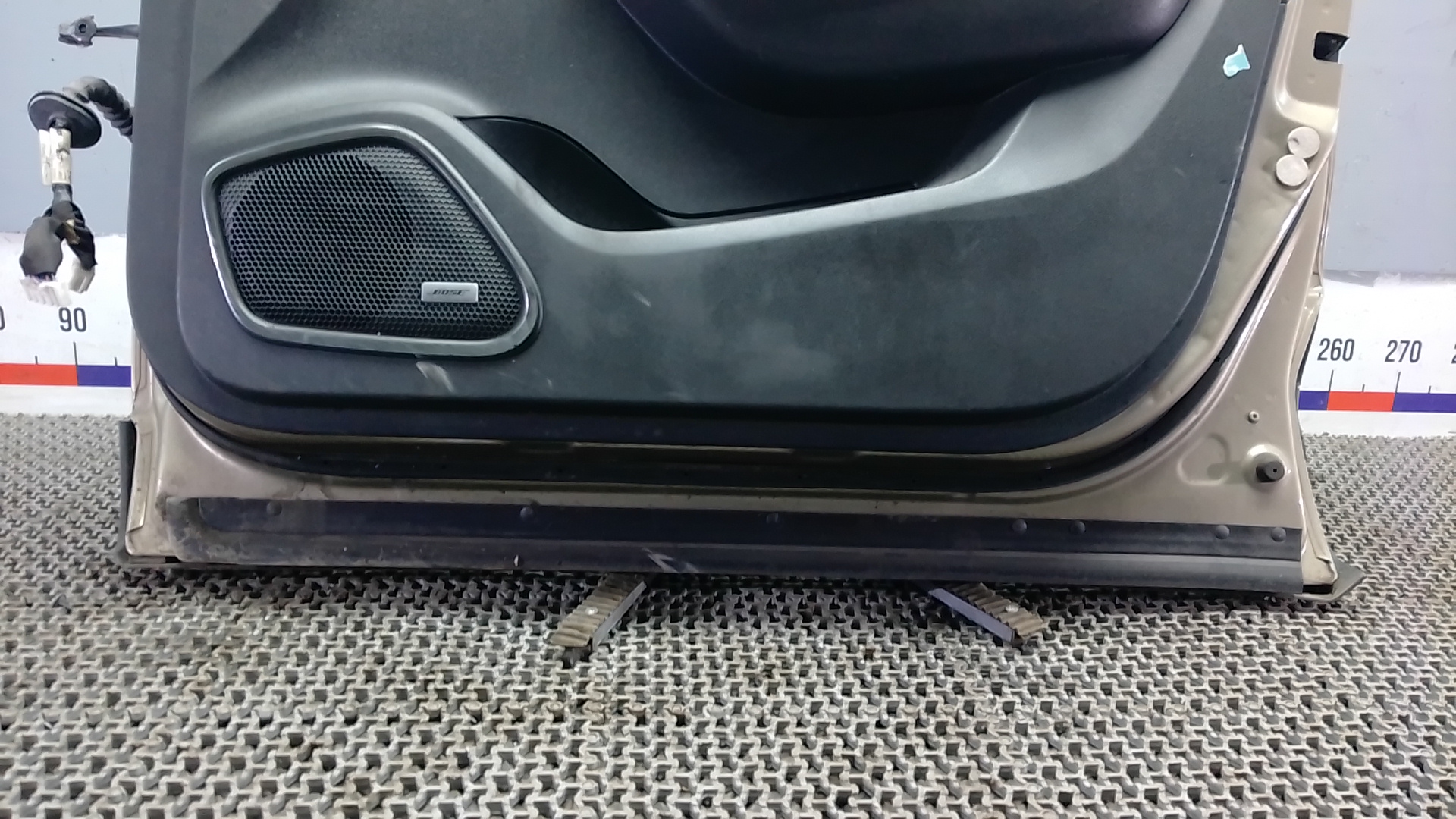 Дверь передняя правая