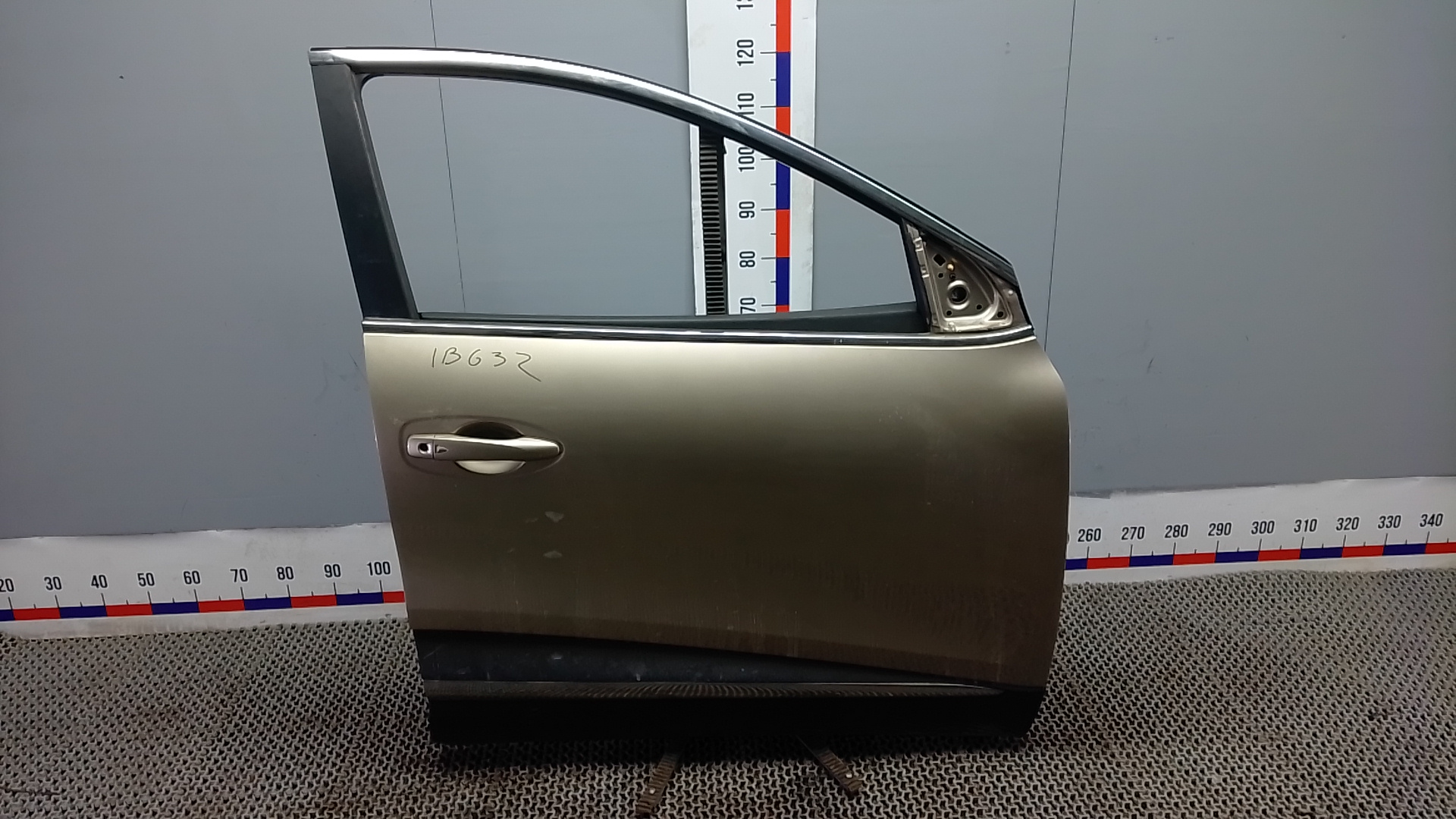 Дверь передняя правая