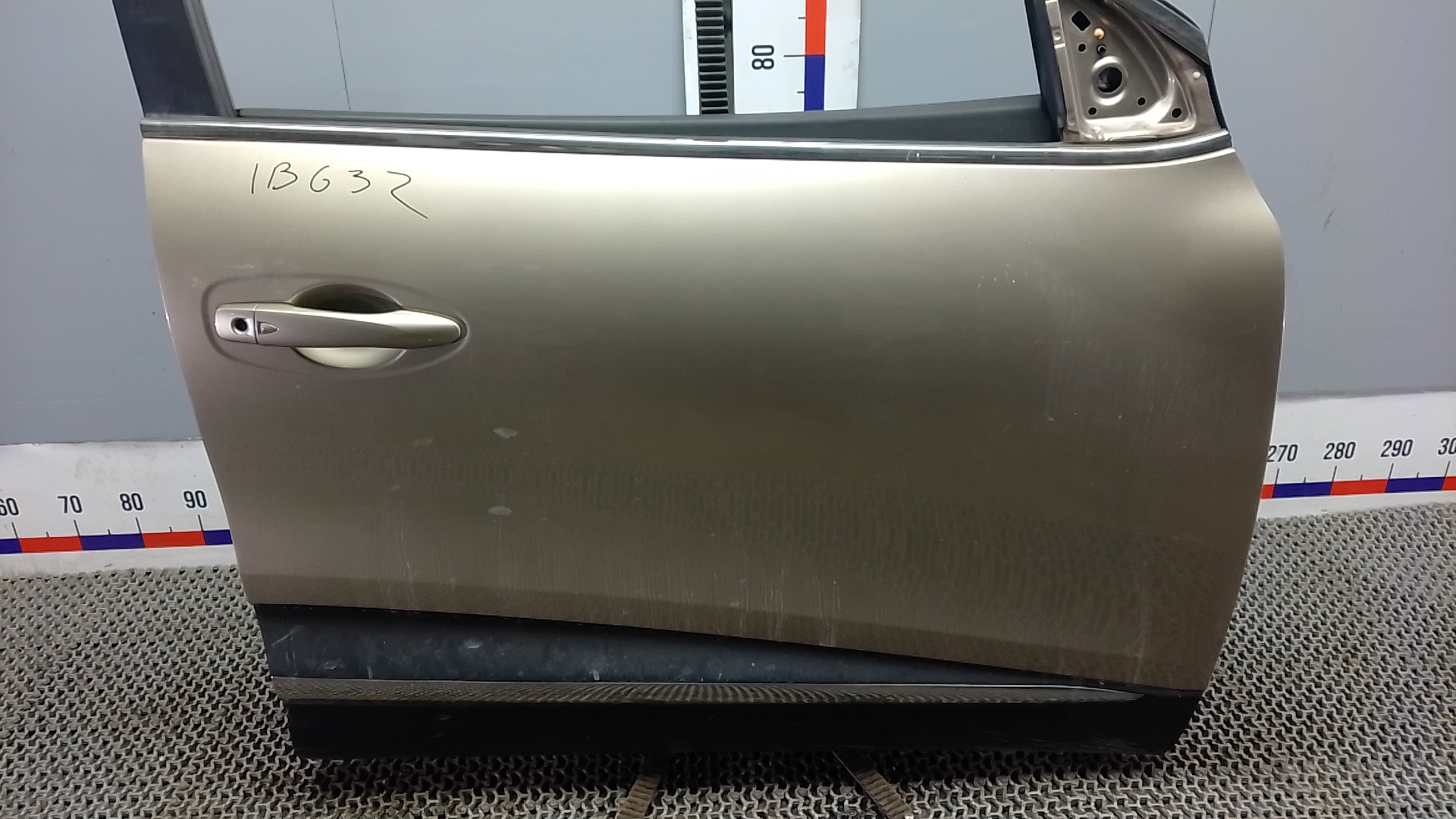 Дверь передняя правая