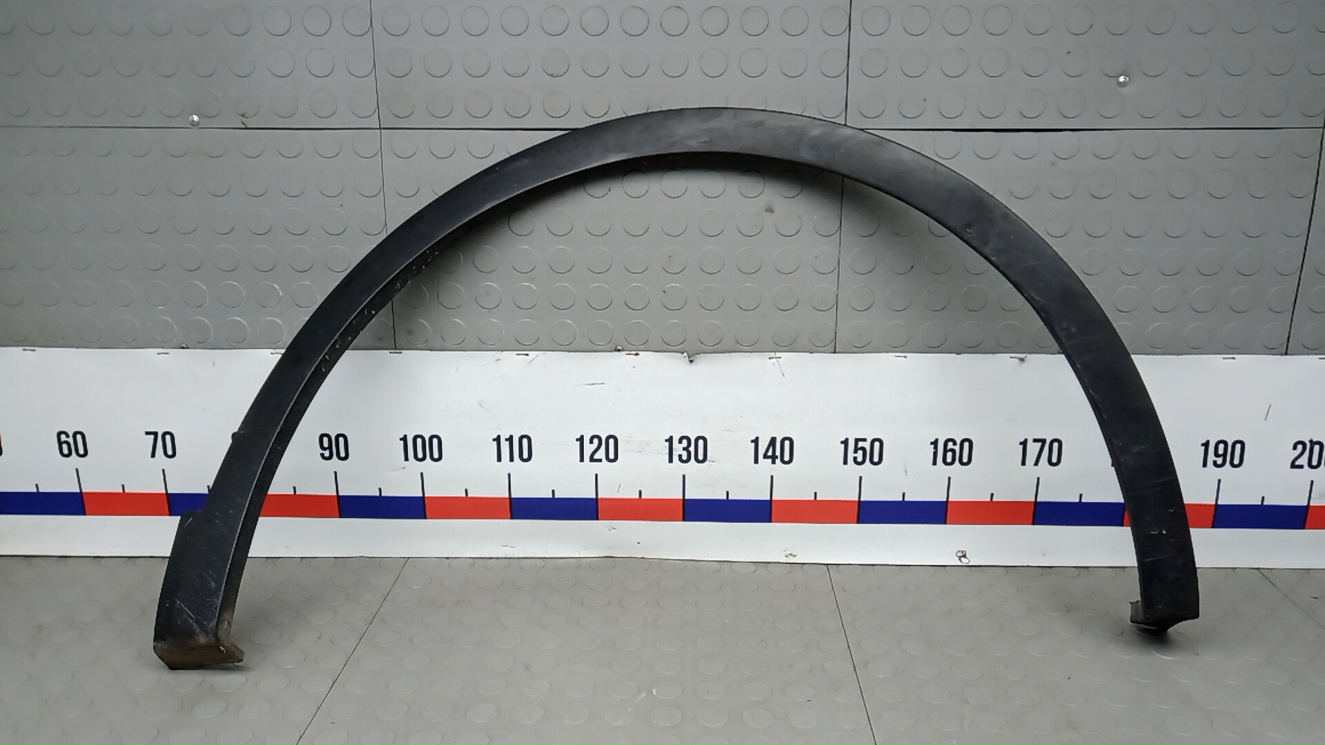 Накладка переднего крыла правого