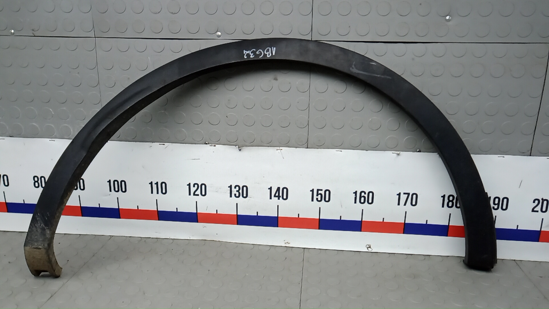 Молдинг заднего крыла правого