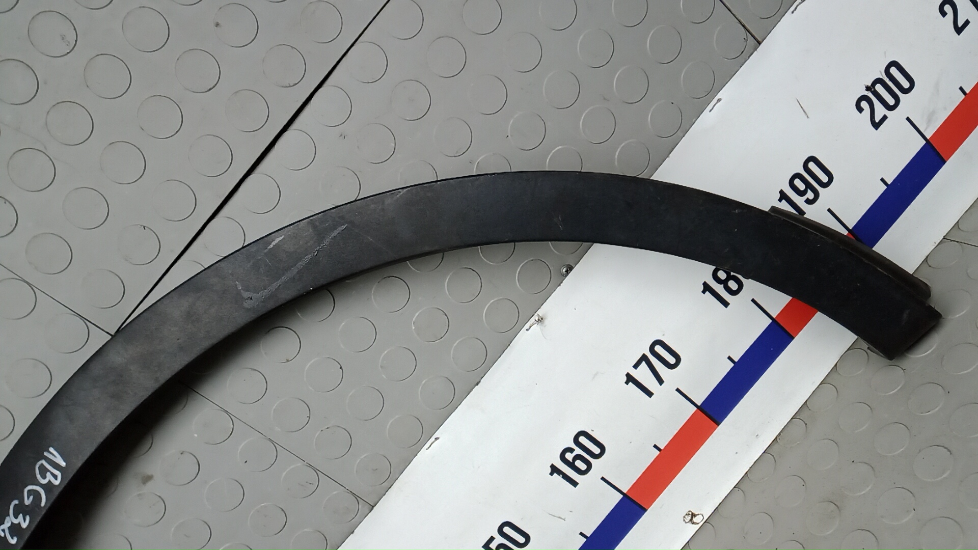 Молдинг заднего крыла правого