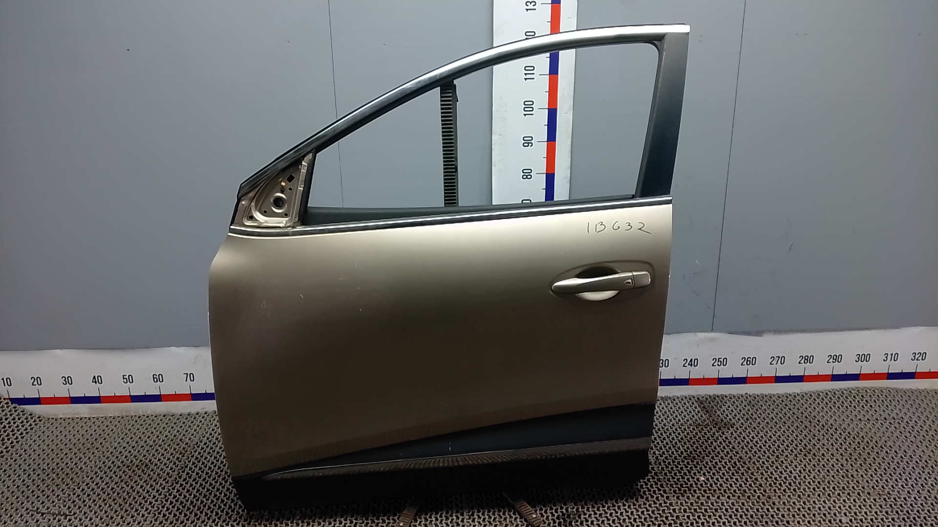 Дверь передняя левая