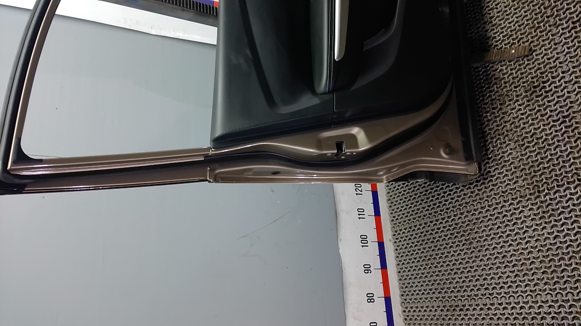 Дверь передняя левая