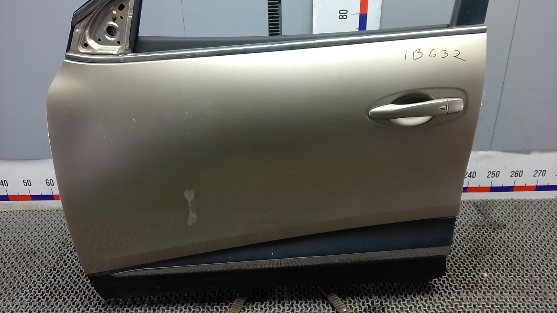 Дверь передняя левая