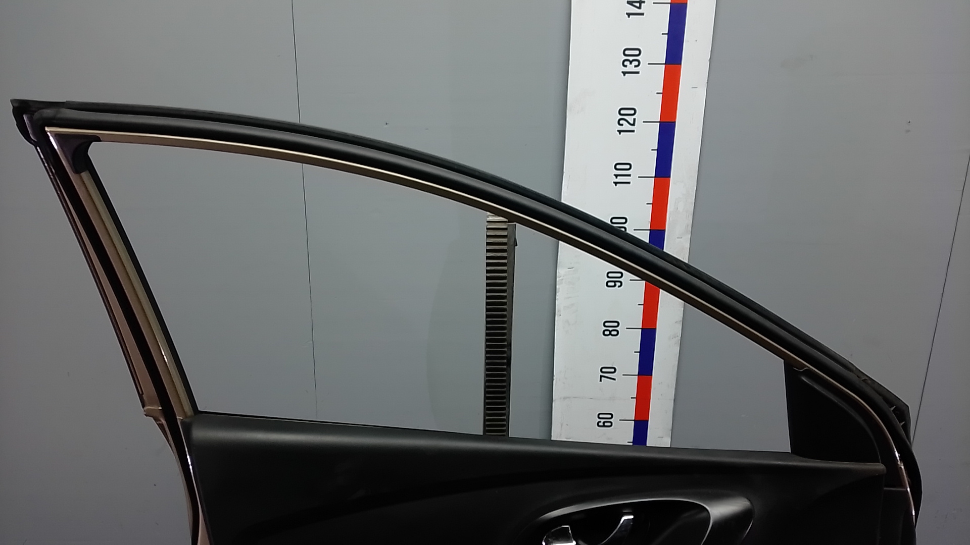 Дверь передняя левая