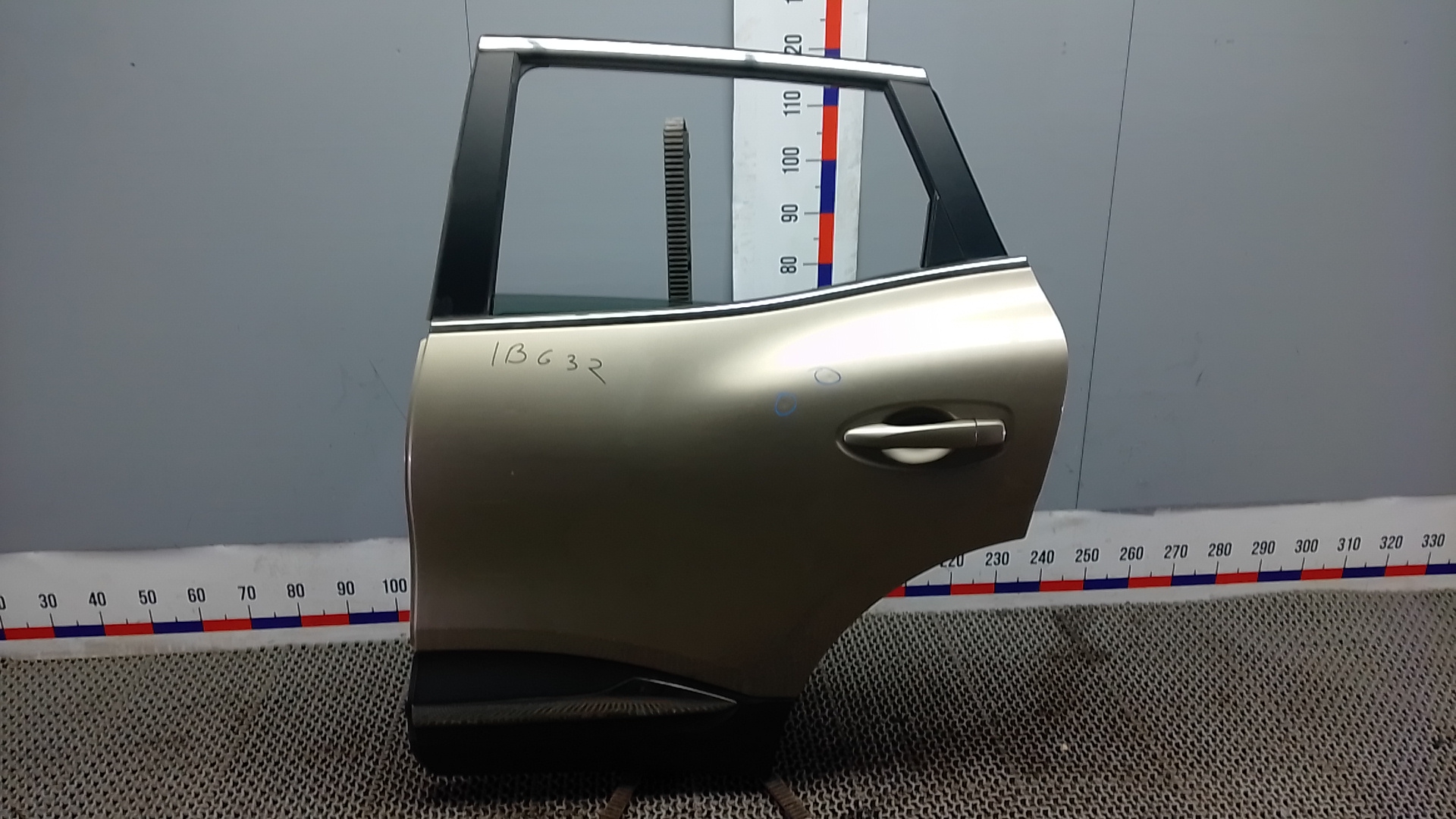 Дверь задняя левая