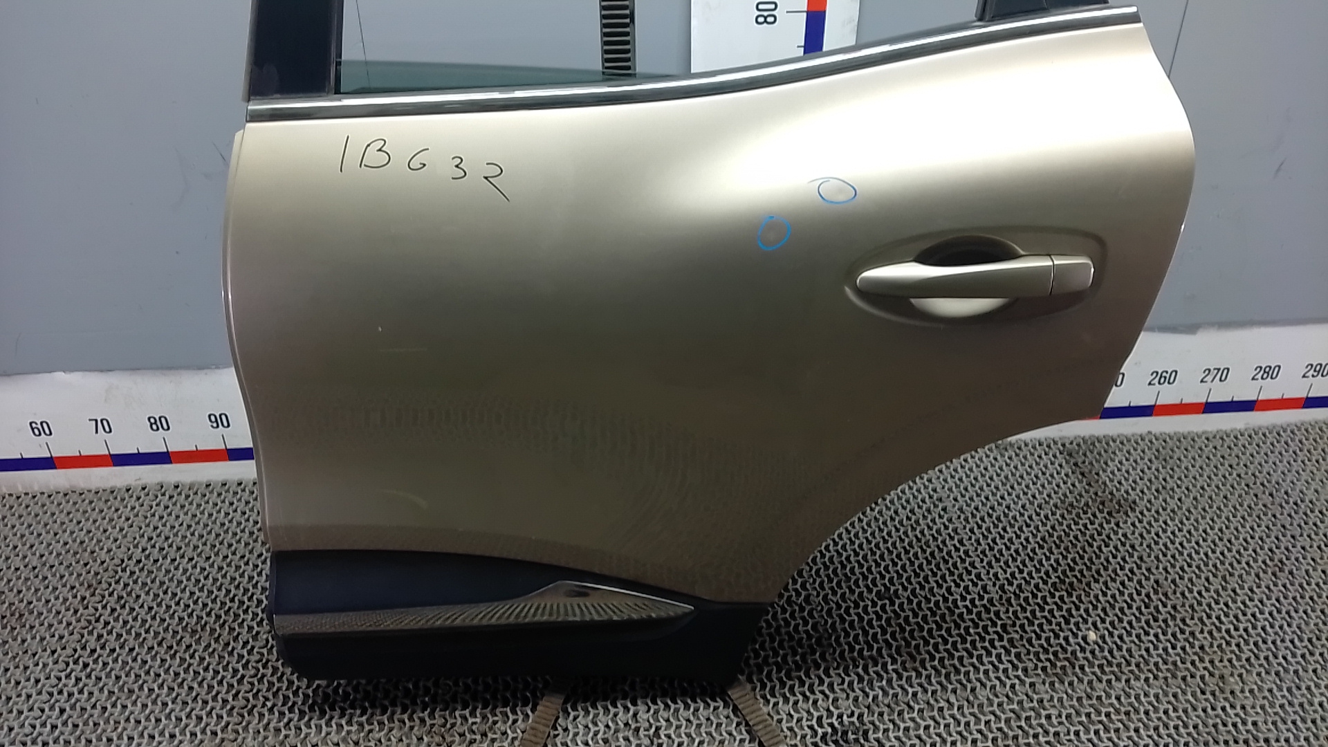 Дверь задняя левая