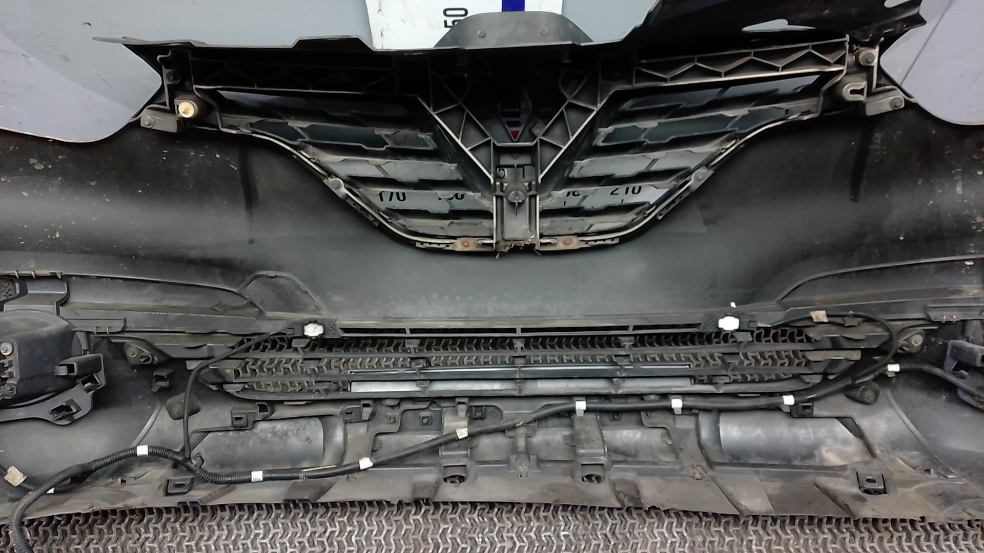 Бампер передний