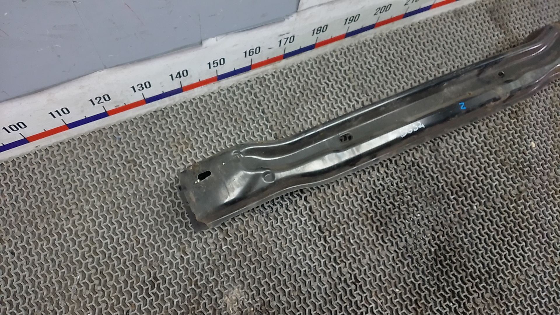 Усилитель заднего бампера