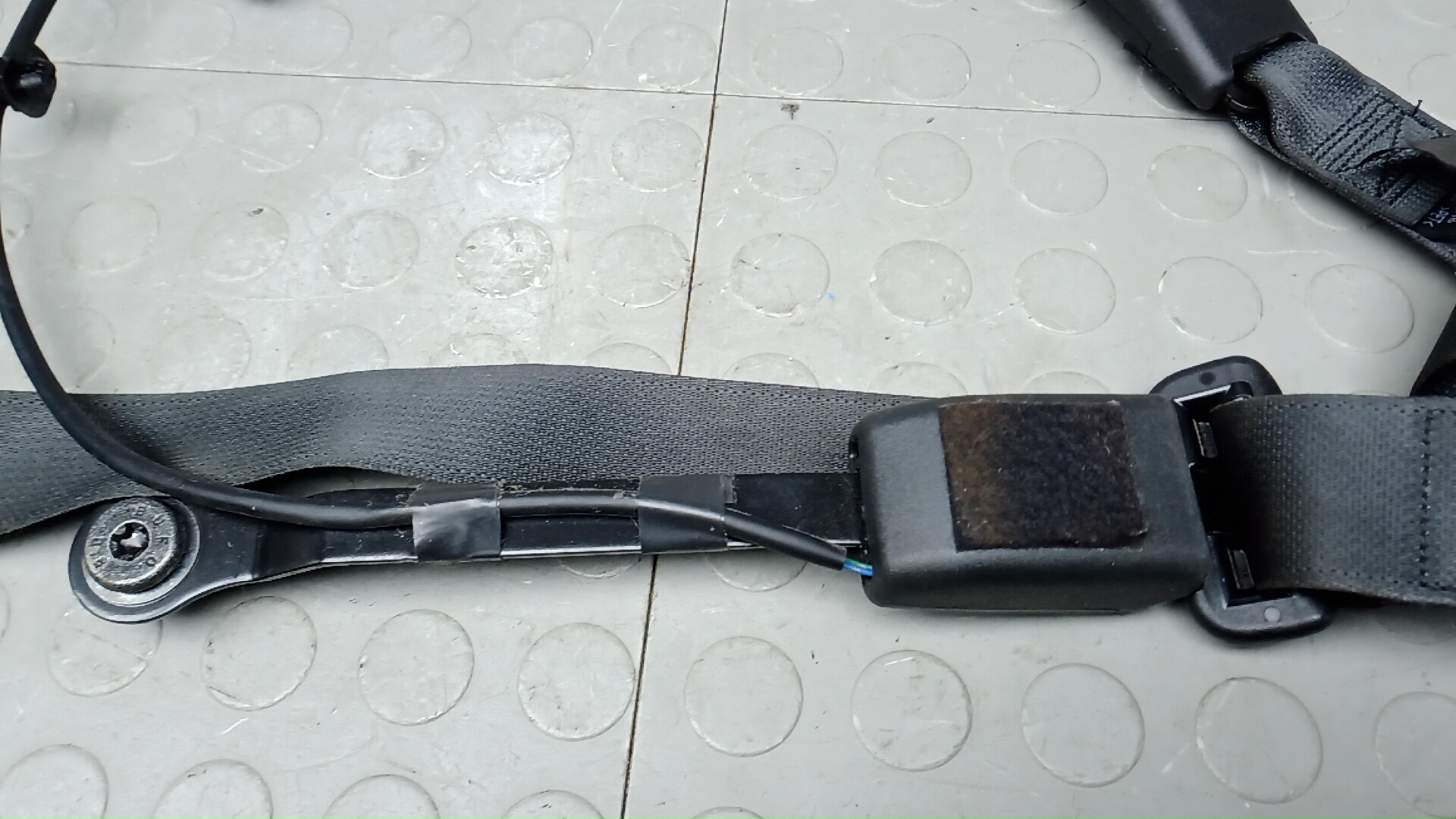 Ремень безопасности с пиропатроном