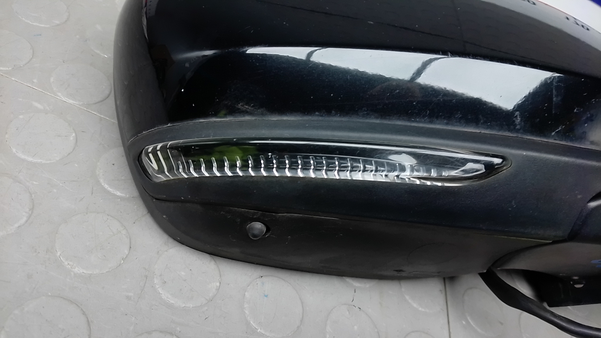 Зеркало правое электрическое