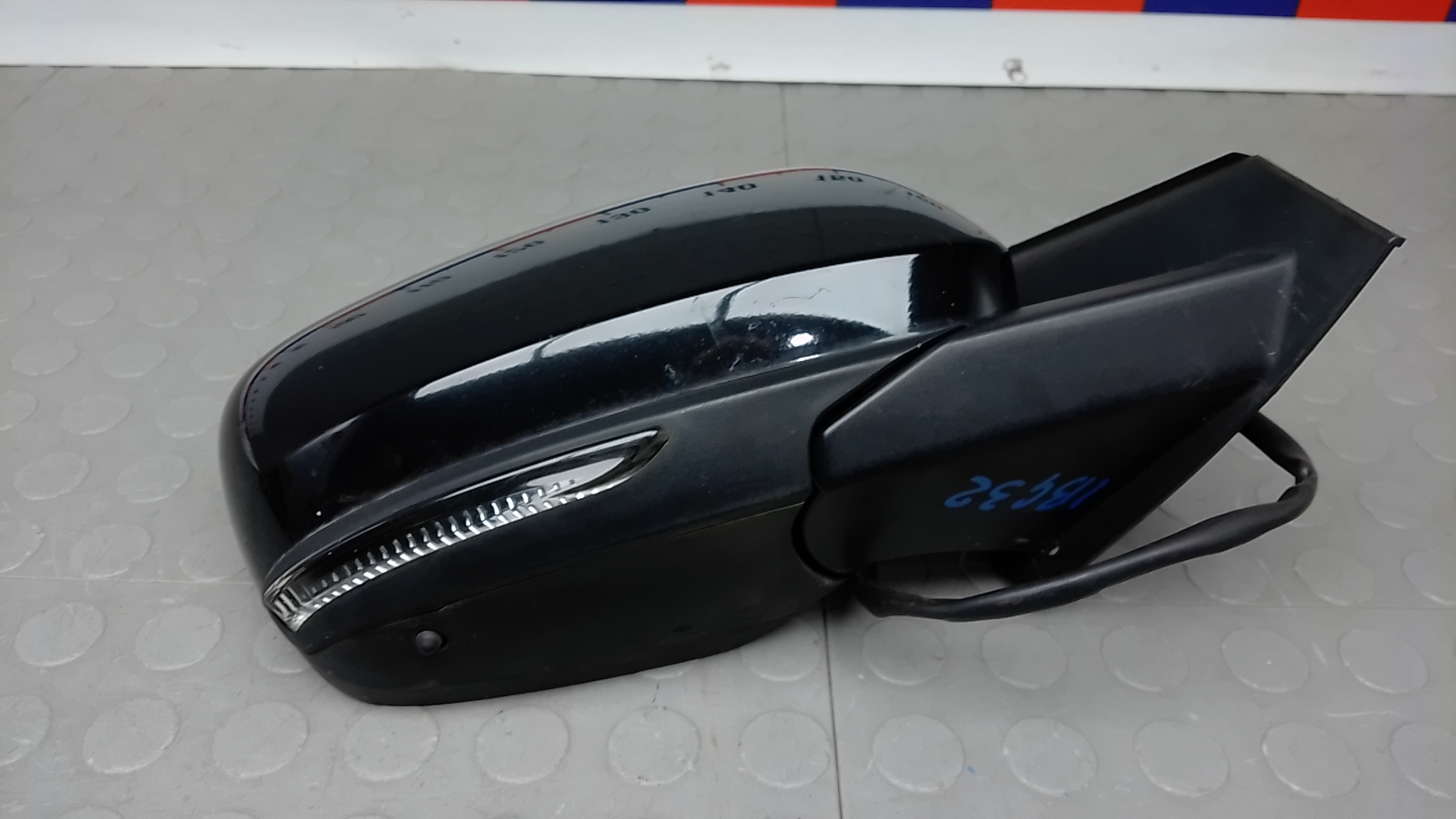 Зеркало правое электрическое