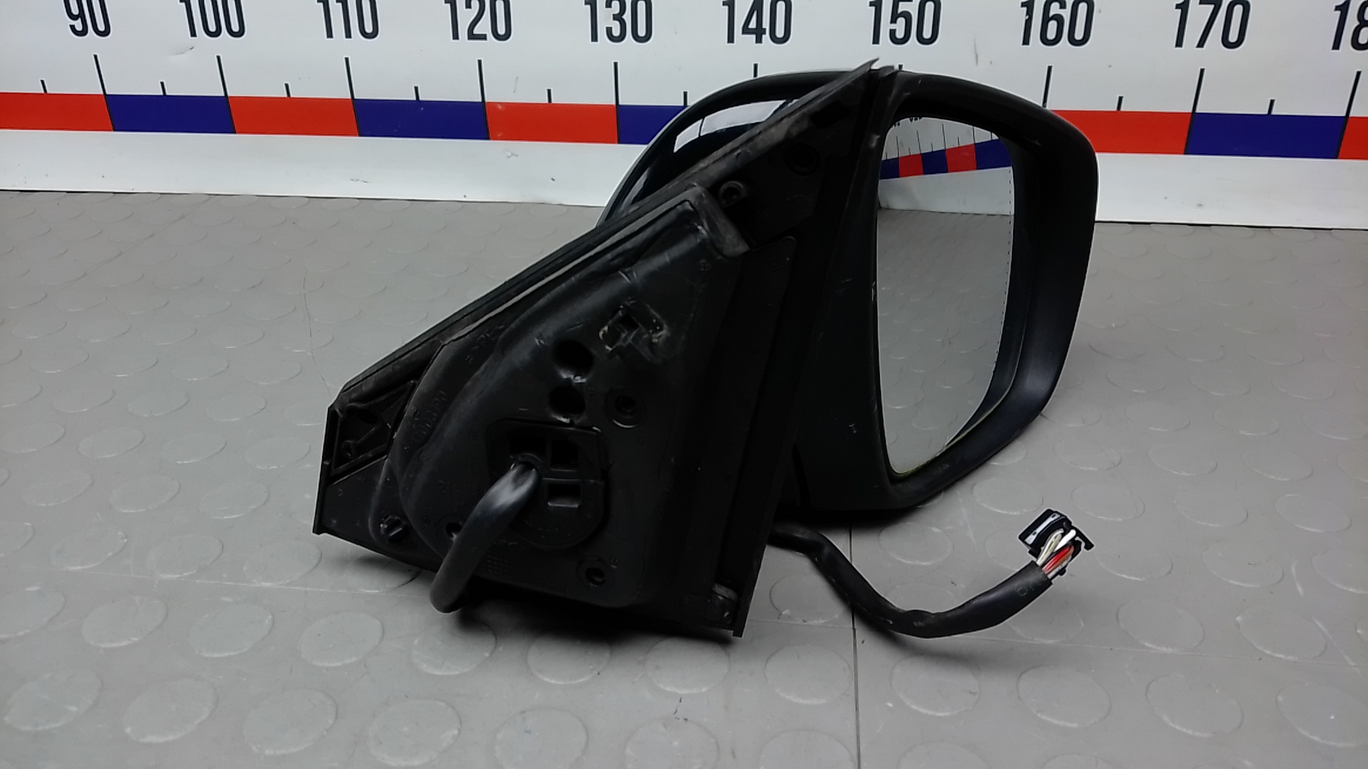 Зеркало правое электрическое