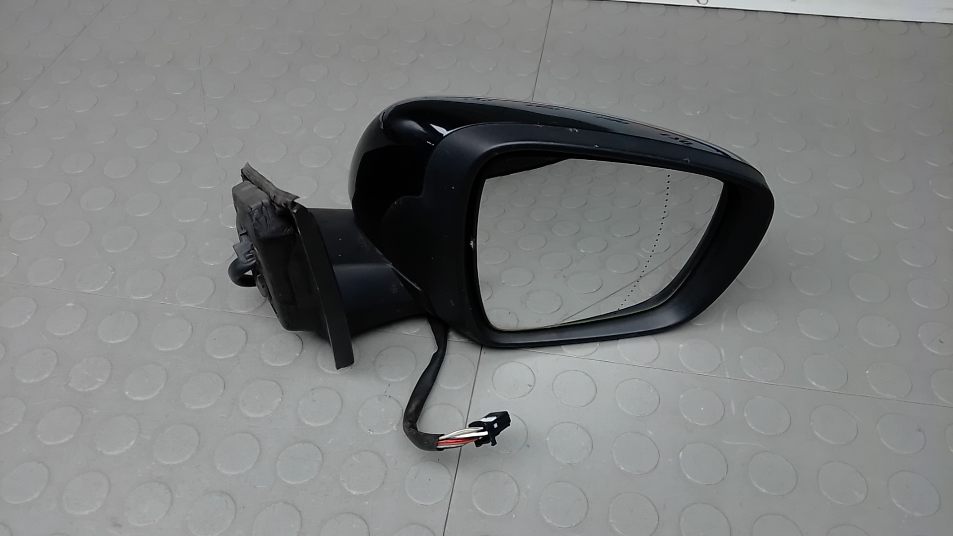 Зеркало правое электрическое