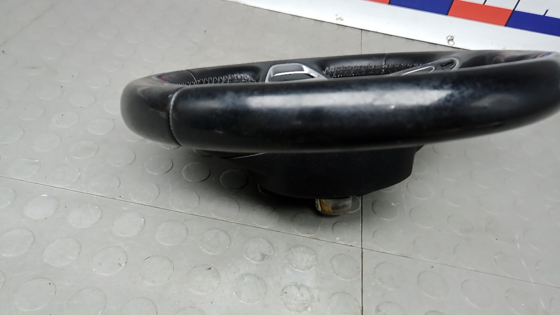 Рулевое колесо (руль)