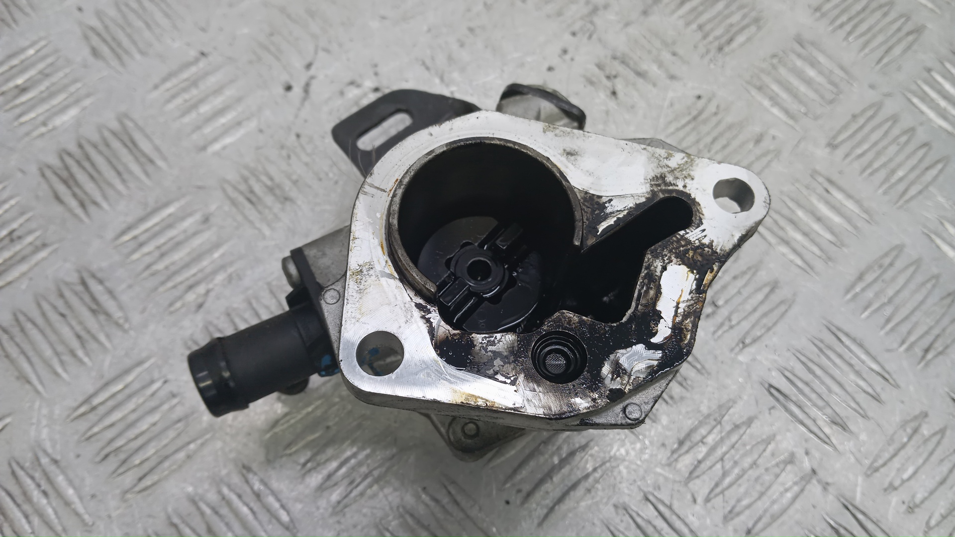 Насос вакуумный