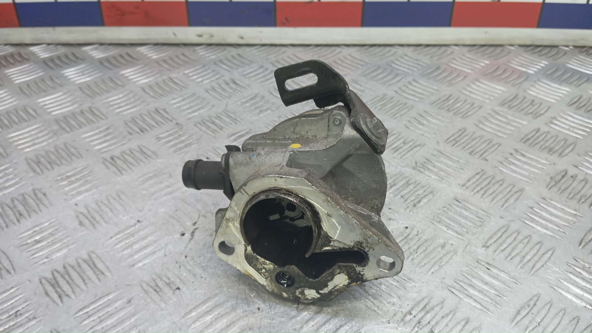 Насос вакуумный