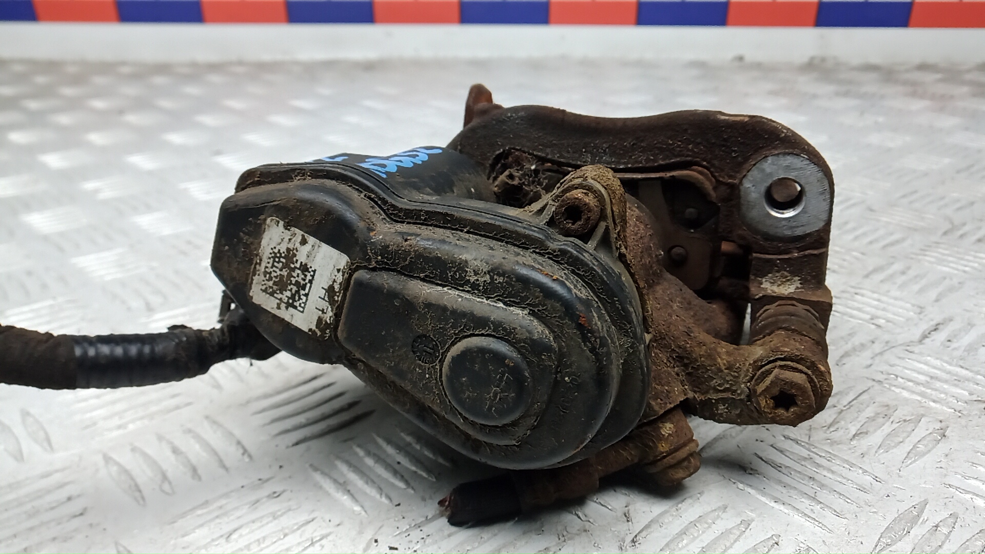 Суппорт задний левый