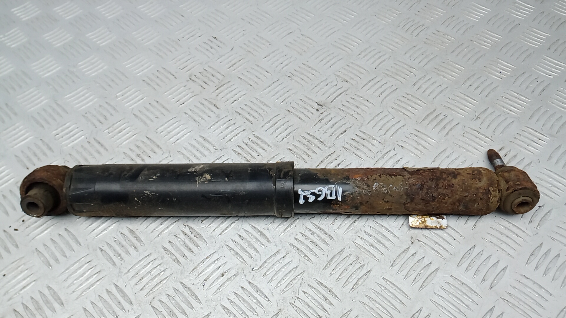 Амортизатор задний (стойка)