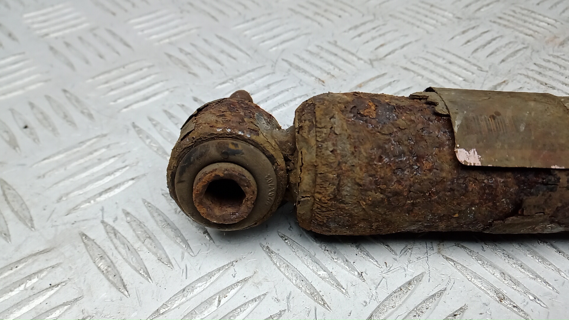 Амортизатор задний (стойка)