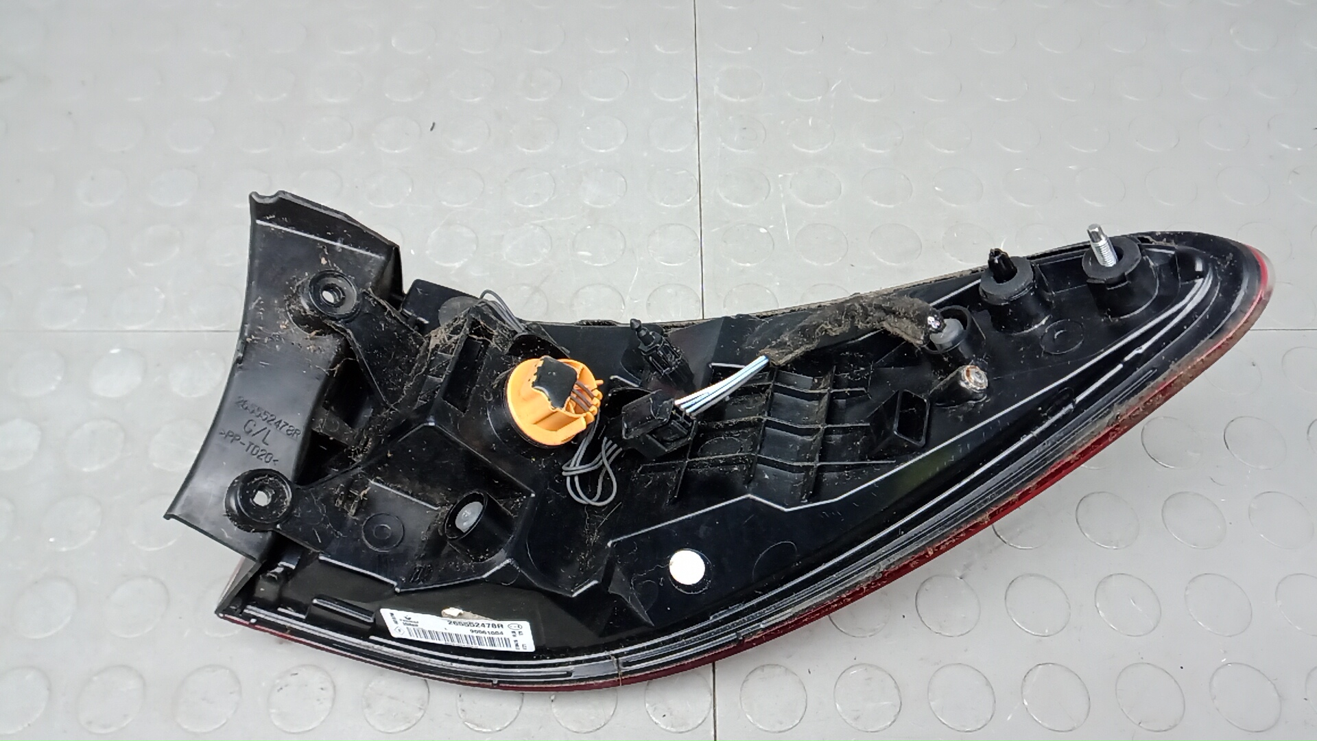 Фонарь задний левый