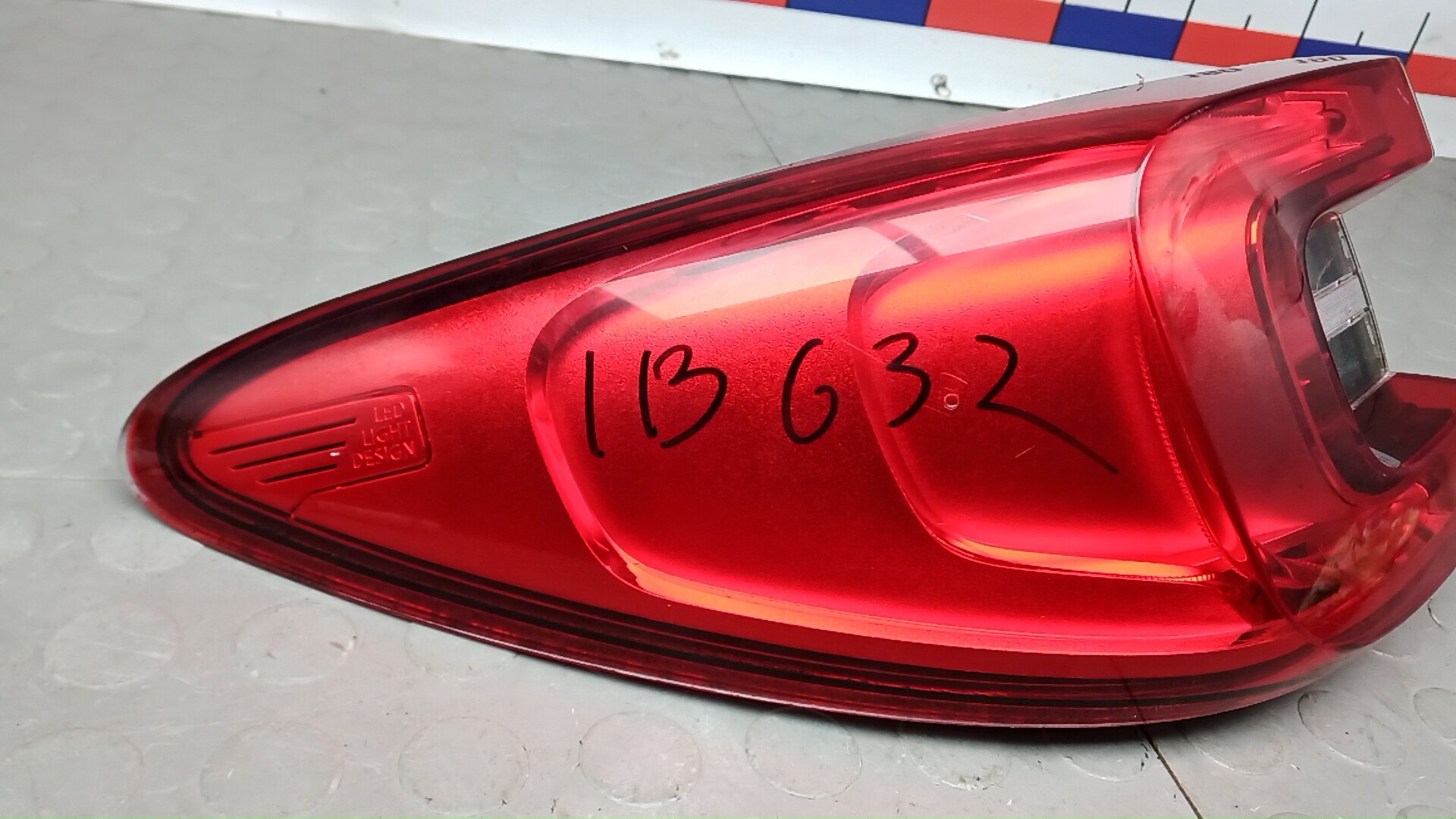 Фонарь задний левый