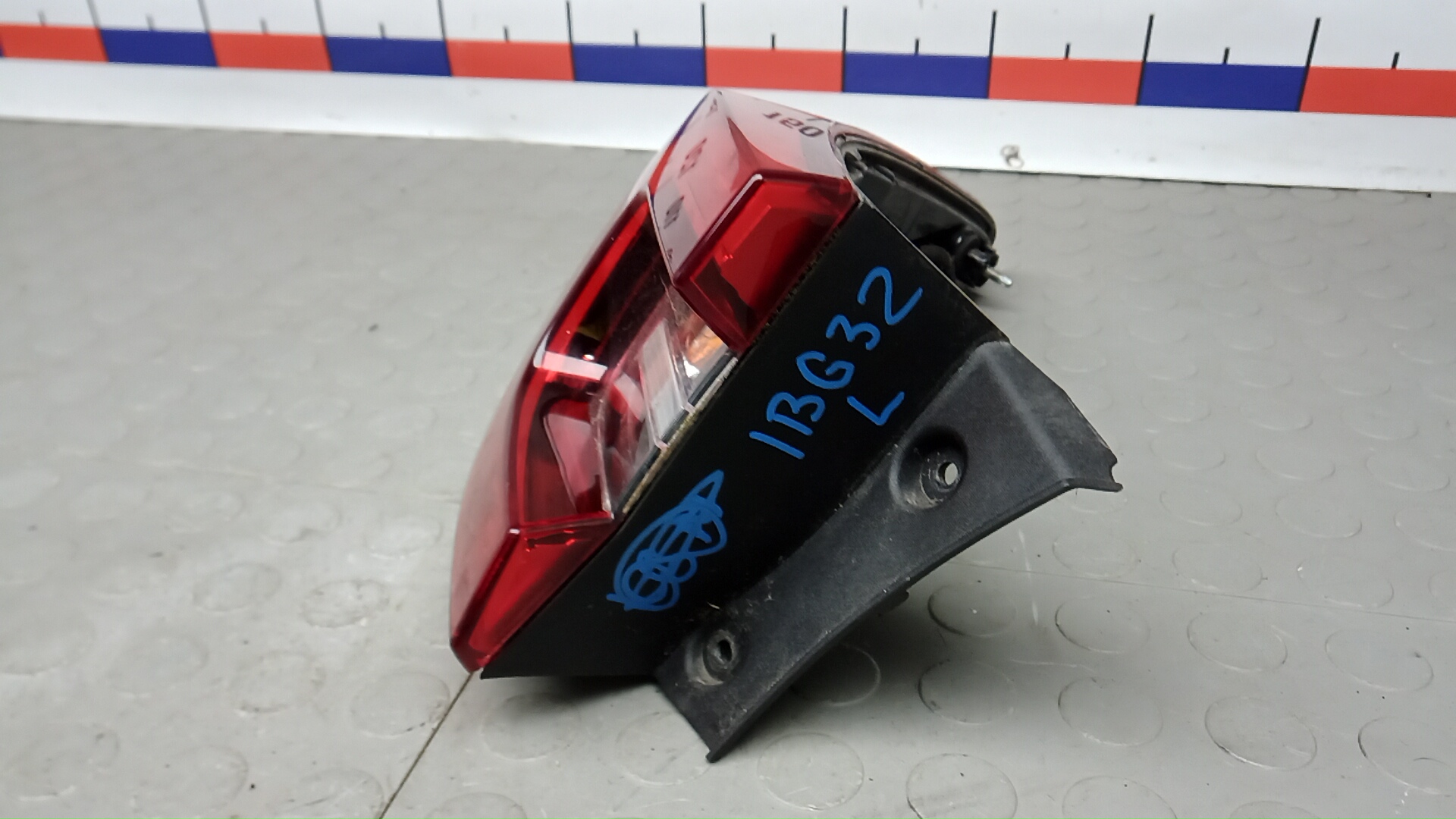 Фонарь задний левый