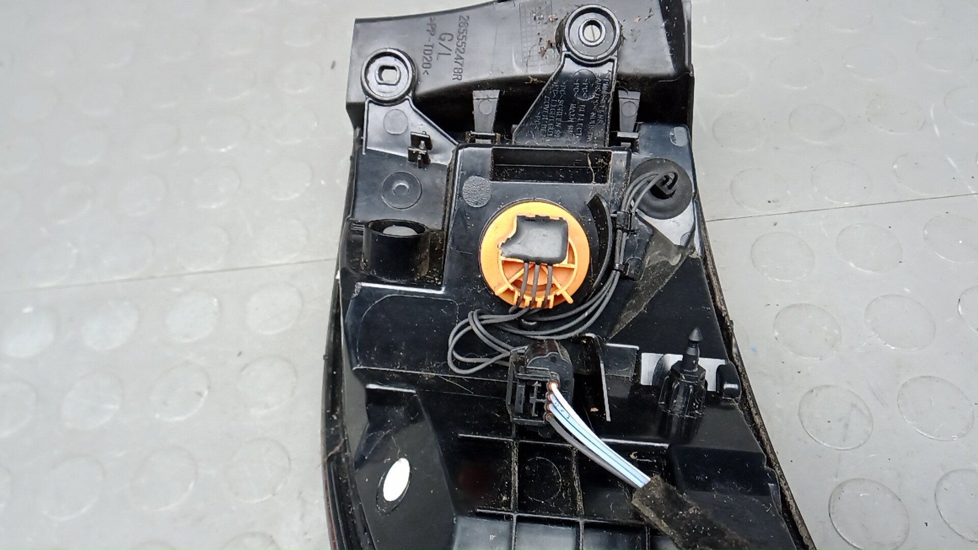 Фонарь задний левый