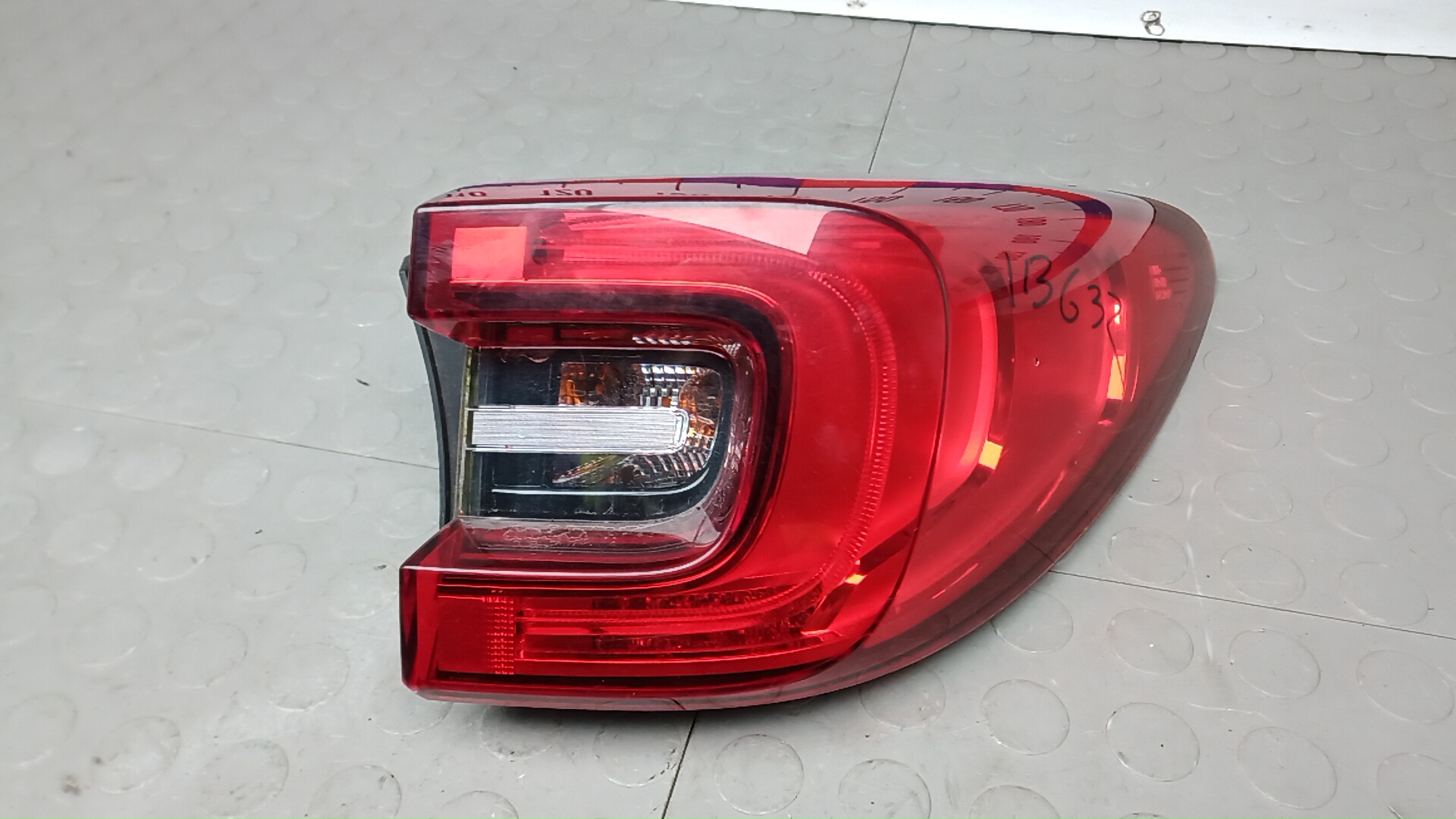 Фонарь задний правый