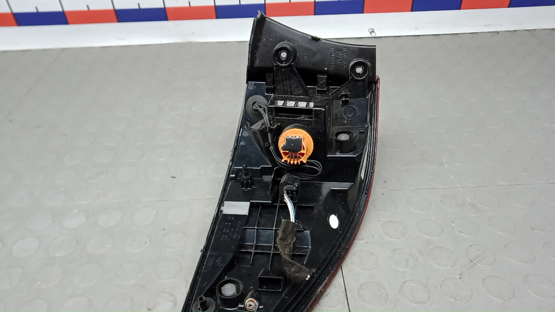 Фонарь задний правый