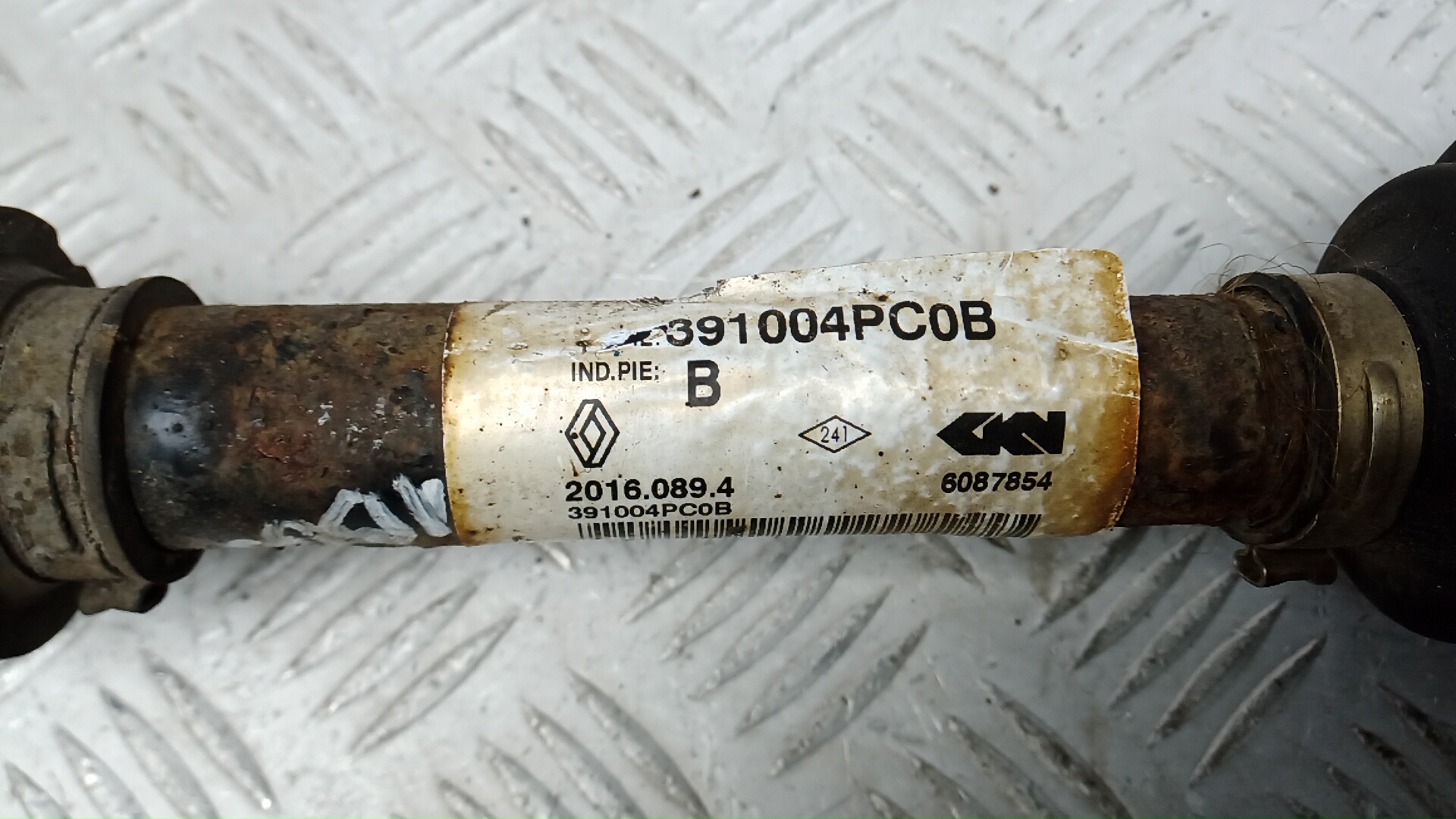 Полуось передняя правая