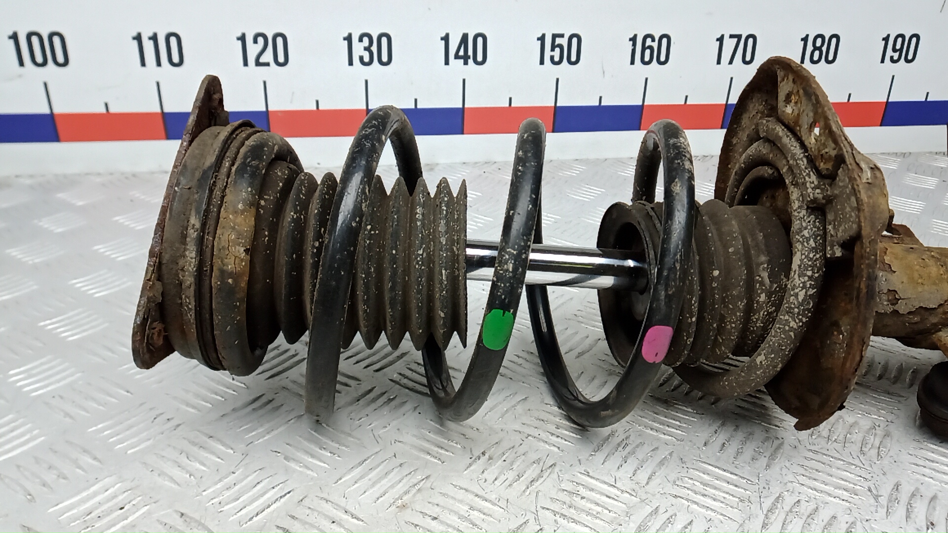 Амортизатор передний правый